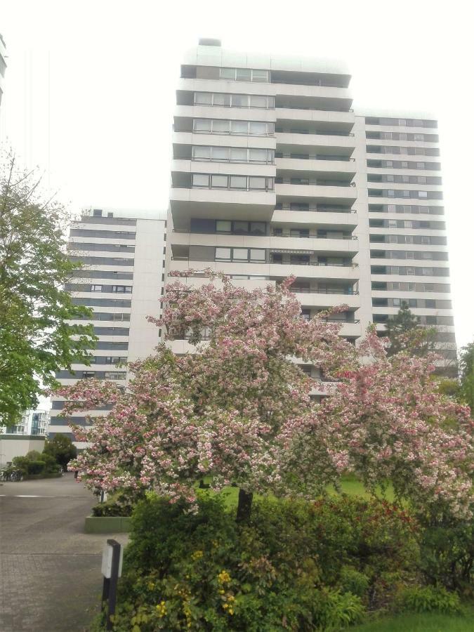 Ruhiges Apt. Direkt Am Naherholungsgebiet Mit Seeblick, Zentrum 5Min, Messe 18Min Nuremberga Exterior foto